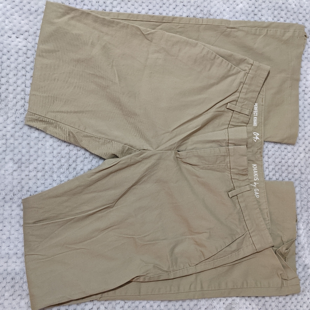 Gap Perfect Khakis Size 4p Tan